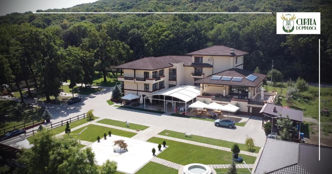 Hotel Curtea Domneasca Vaslui Zewnętrze zdjęcie