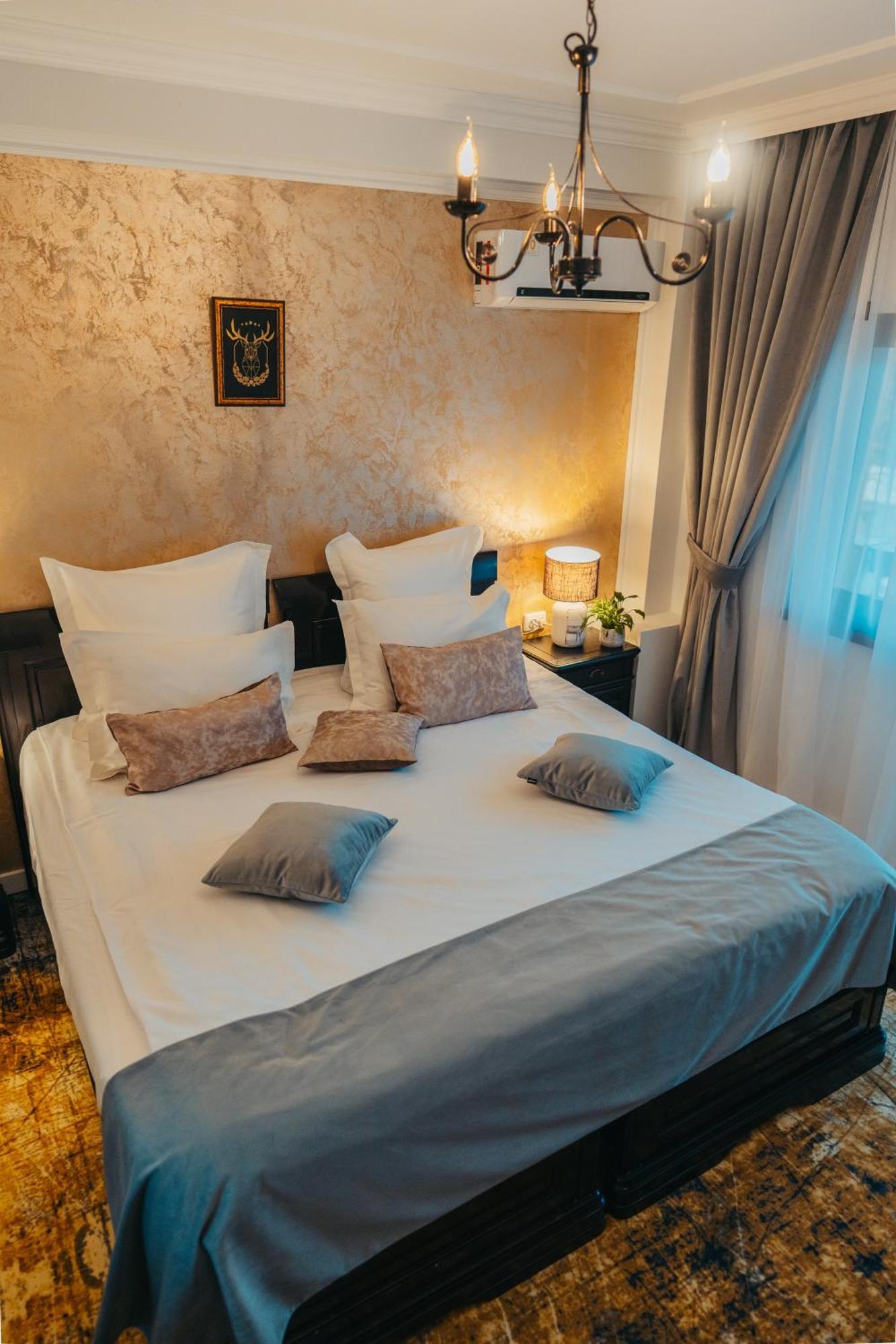Hotel Curtea Domneasca Vaslui Zewnętrze zdjęcie
