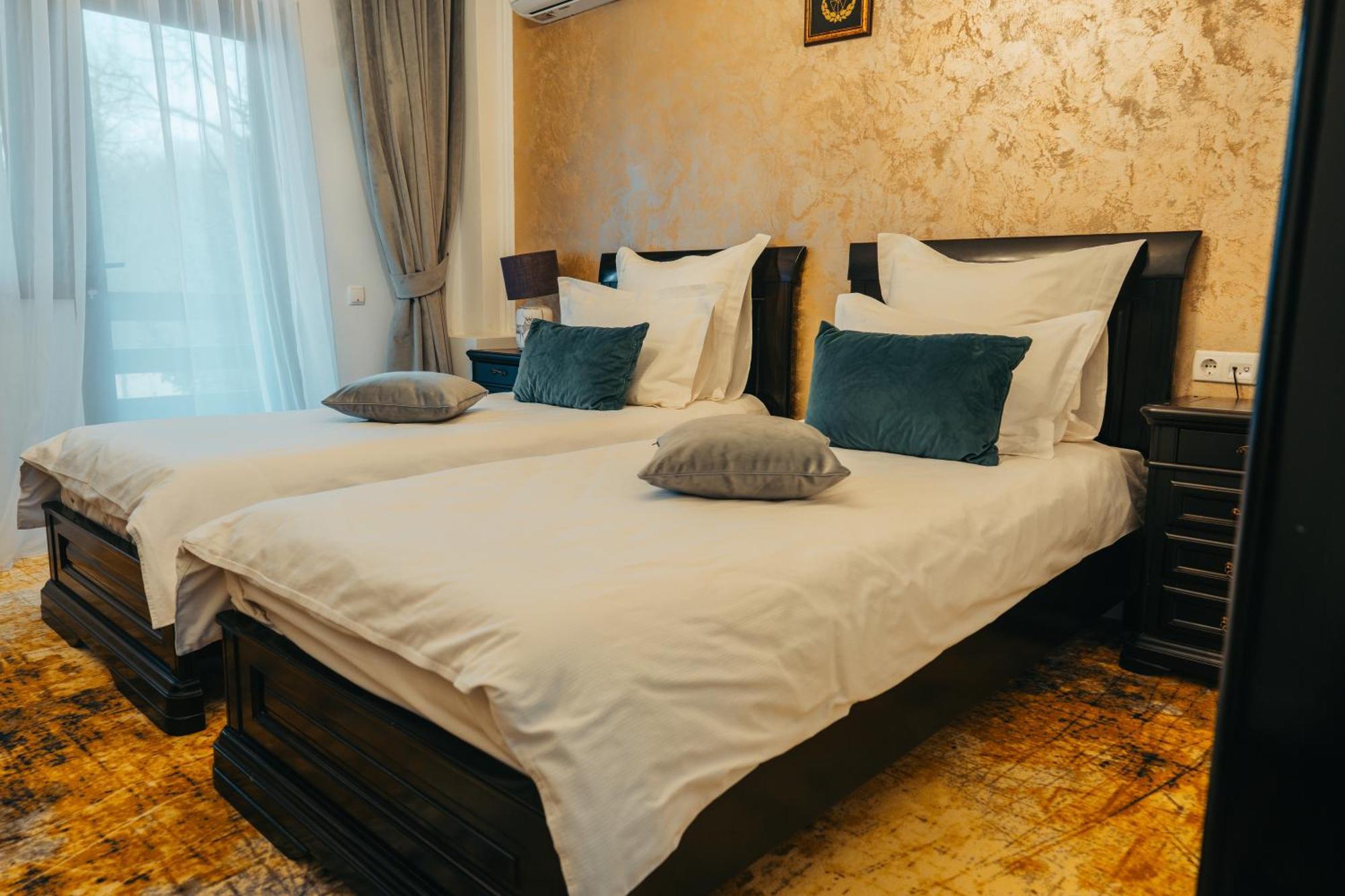 Hotel Curtea Domneasca Vaslui Zewnętrze zdjęcie