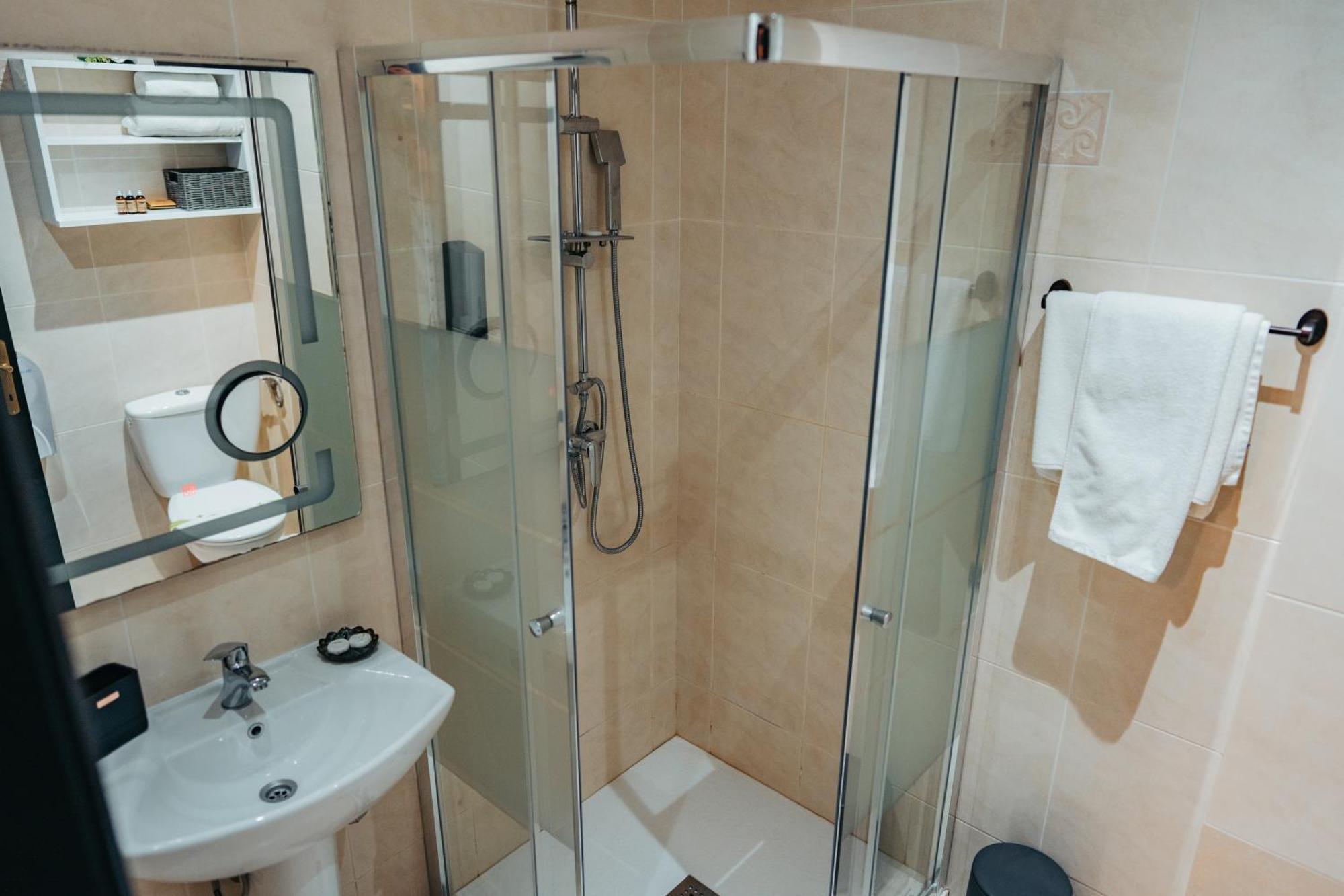 Hotel Curtea Domneasca Vaslui Zewnętrze zdjęcie