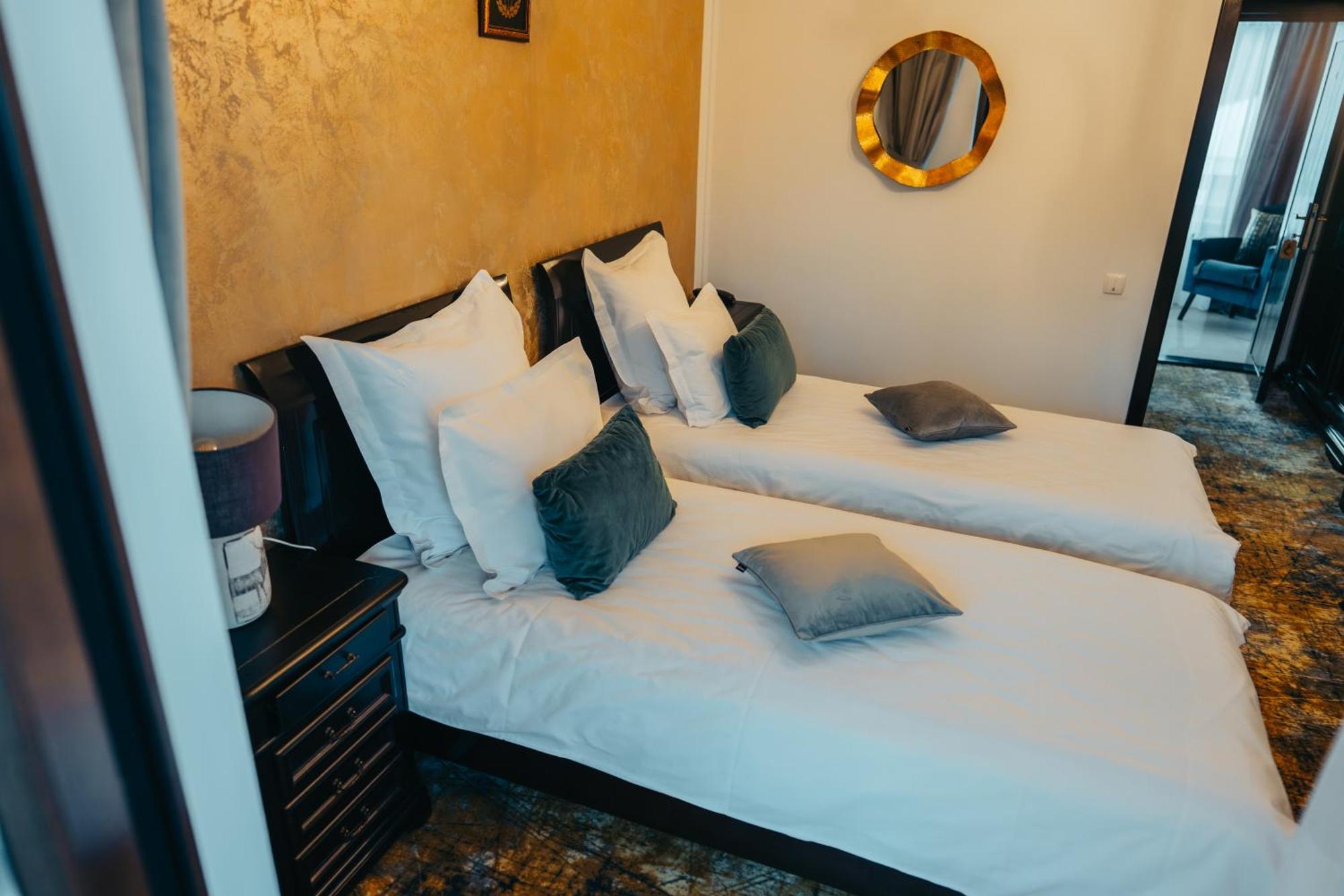 Hotel Curtea Domneasca Vaslui Zewnętrze zdjęcie