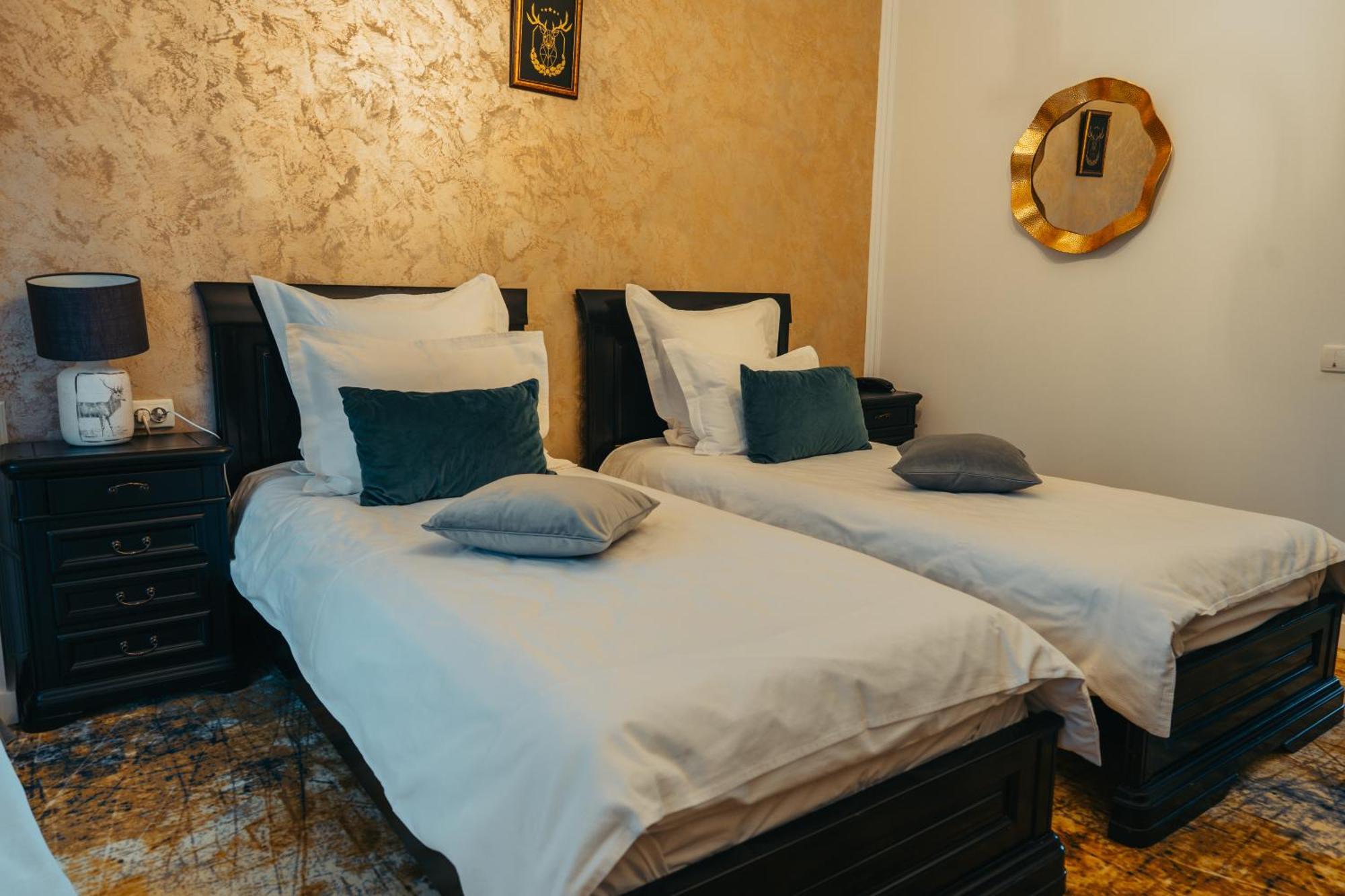 Hotel Curtea Domneasca Vaslui Zewnętrze zdjęcie