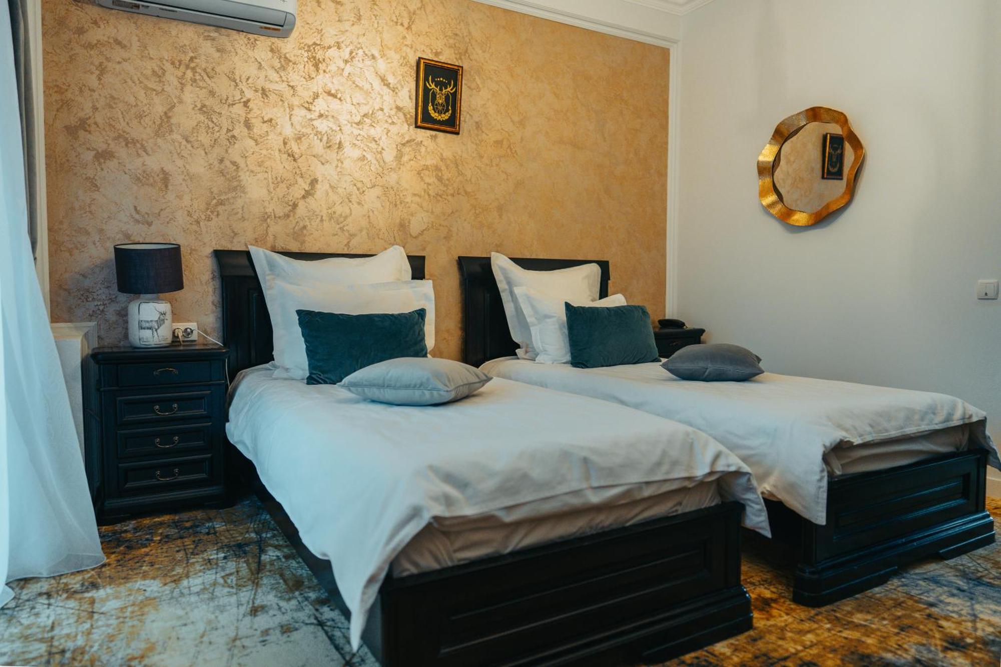 Hotel Curtea Domneasca Vaslui Zewnętrze zdjęcie