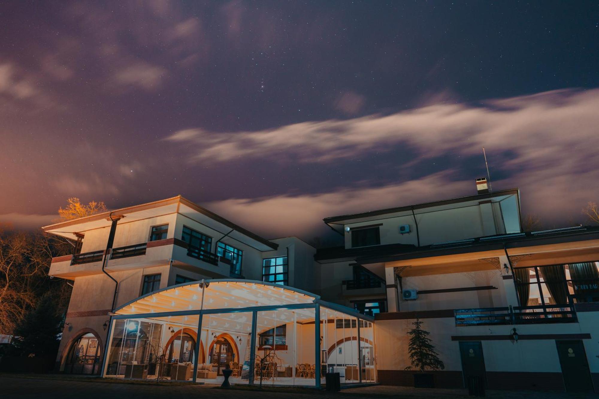 Hotel Curtea Domneasca Vaslui Zewnętrze zdjęcie