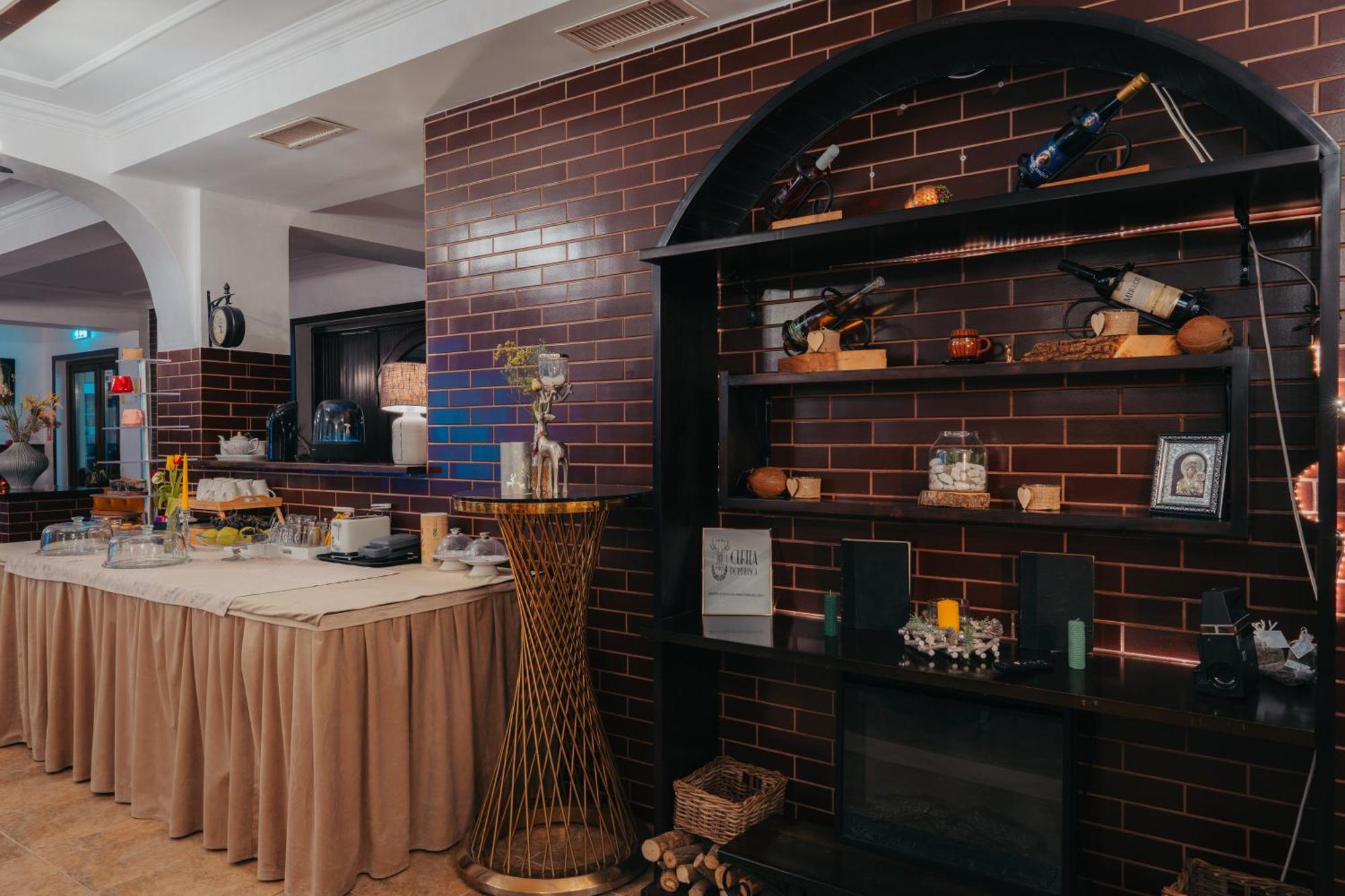 Hotel Curtea Domneasca Vaslui Zewnętrze zdjęcie